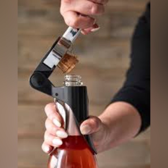 Pampered Chef Champagne 🍾 Opener - Picture 2 of 7